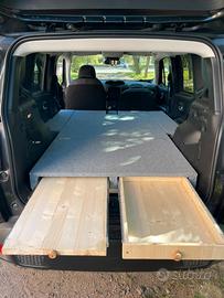 Letto camperizzazione Jeep Renegade con cassetti