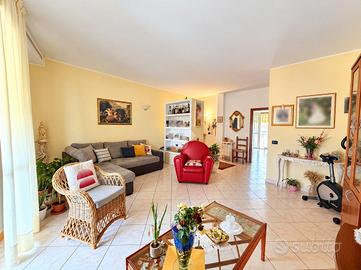 5 LOCALI A MONTEMURLO