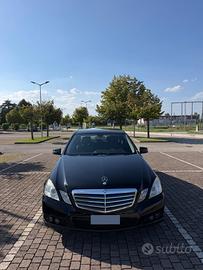Mercedes-Benz E 220 CDI  2011 - 157873 km