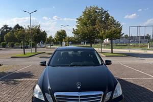 Mercedes-Benz E 220 CDI  2011 - 157873 km