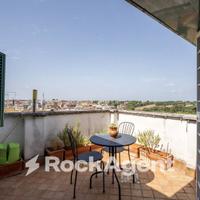 SUPERATTICO CON VISTA PANORAMICA SU VILLA PAMPHILI