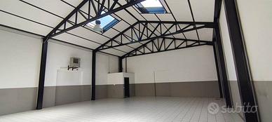 Immobile di 169 m² con 1 locale a Prato
