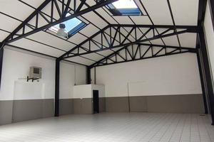 Immobile di 169 m² con 1 locale a Prato