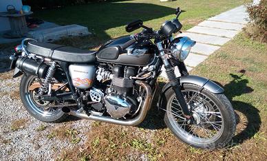 TRIUMPH BONNEVILLE T100