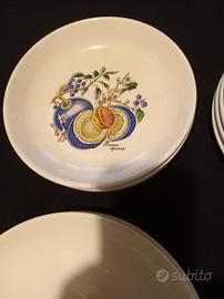 Servizio di porcellana da otto dipinti a mano 