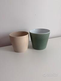 Coppia di vasi in ceramica verde e beige