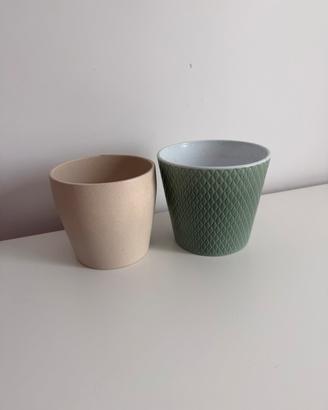Coppia di vasi in ceramica verde e beige