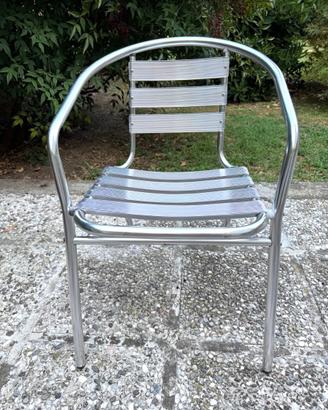 Poltroncine da giardino in alluminio anodizzato.