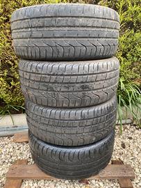 Pneumatici Pirelli PZERO 225/40 R18 92Y usati.