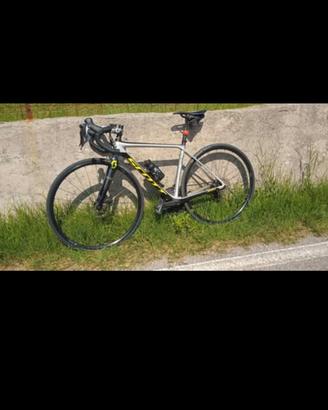 Scott addict RC taglia 49 anche per Gravel legge