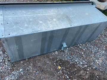 Cassa porta oggetti per camion