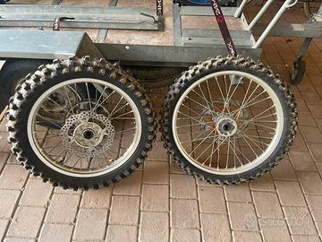 Coppia cerchi motocross completi