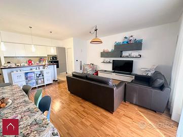 Trilocale + cantinola in Viale Marconi n.23