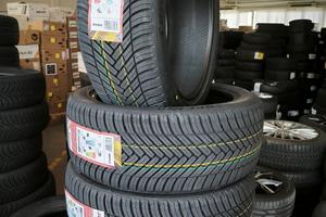 Gomme Nuove 235/45 R19 99W Superia Ecoblue2 4S XL 