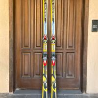 Sci Rossignol con attacchi