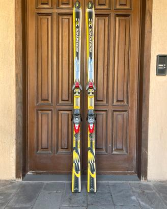 Sci Rossignol con attacchi