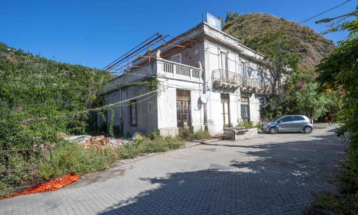 EX B&B PANORAMICO CON AMPI TERRAZI A LIVELLO E SOP