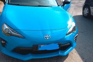 Toyota gt86 racing edition blu