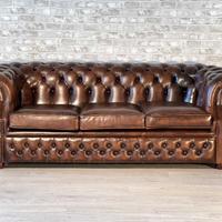 Divano Chesterfield inglese vintage in pelle