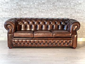 Divano Chesterfield inglese vintage in pelle