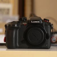 Panasonic GH5S + Battery Grip  + modulo XLR
