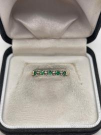 Anello 9 carati oro con Smeraldi e Diamanti 