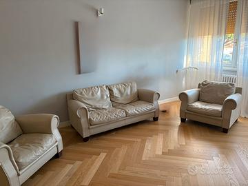 Poltrone e divano Frau modello austen low.