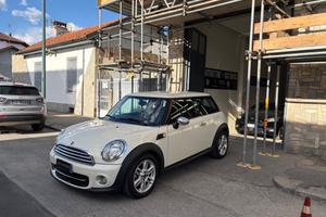 Mini 1.6 16V Cooper D KM 100000