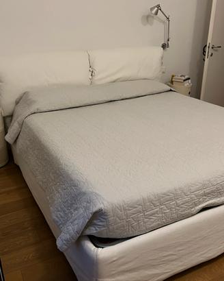 Letto matrimoniale in tessuto con contenitore