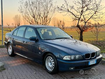 BMW E39 520i