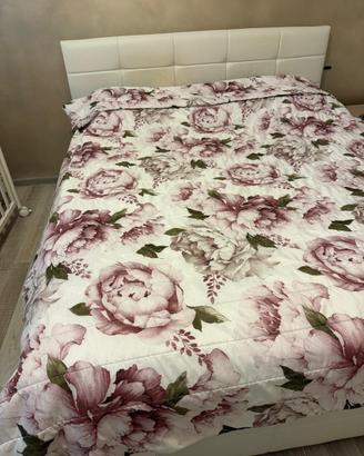 Letto matrimoniale, usato poco