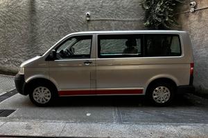 Volkswagen Transporter 2.5 TDI/130CV 9 posti