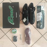 Scarpe da calcio con tacchetti in ferro