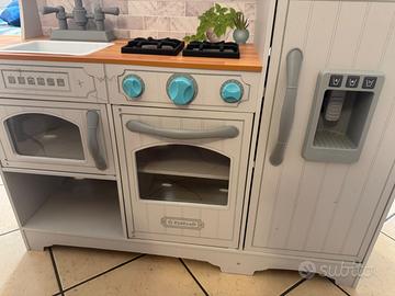 Cucina giocattolo Kidkraft con vari accessori