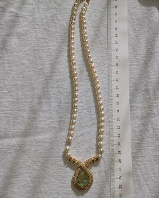 collana di perle e diamanti