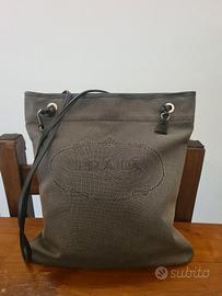 Prada borsa donna originale a tracolla. 
