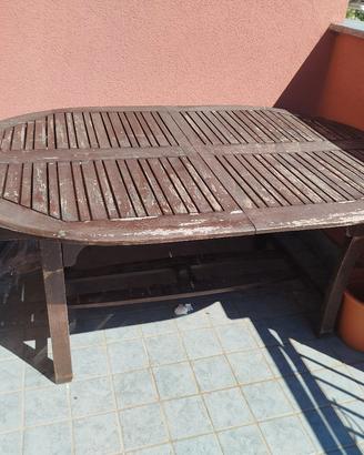 Tavolo da esterno in legno allungabile
