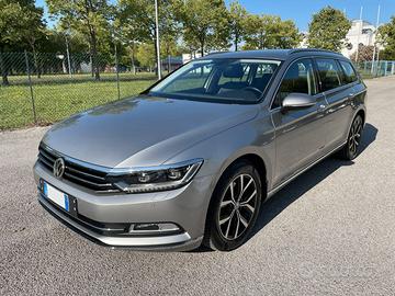 Passat Variant Executive con distribuzione nuova