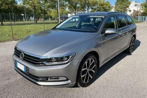 Passat Variant Executive con distribuzione nuova