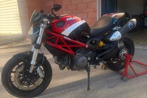 Ducati Monster 796