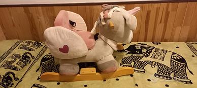 dondolo peluches unicorno