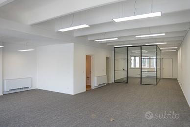 Moderno ufficio Open Space - luminoso, centrale