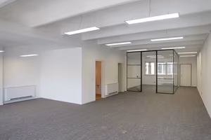 Moderno ufficio Open Space - luminoso, centrale