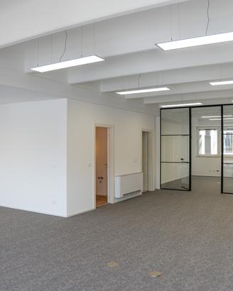 Moderno ufficio Open Space - luminoso, centrale