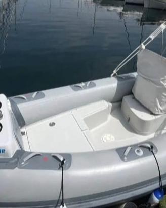 Gommone motore e carrello