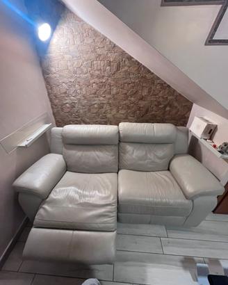 Divano due posti in pelle