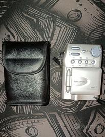Fujifilm MV-1 Digital Camera Vintage con custodia 