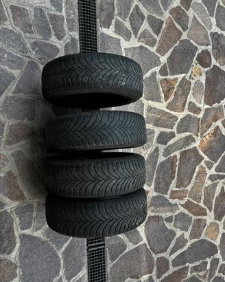 Set 4 cerchi in ferro 15” + gomme invernali