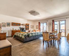 6 vani 250 mq con Terrazzo sovrastante