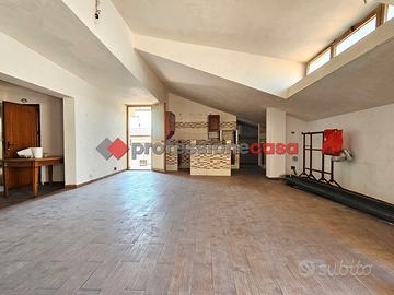 Montepalma - Trilocale Ristrutturato con Terrazzo
